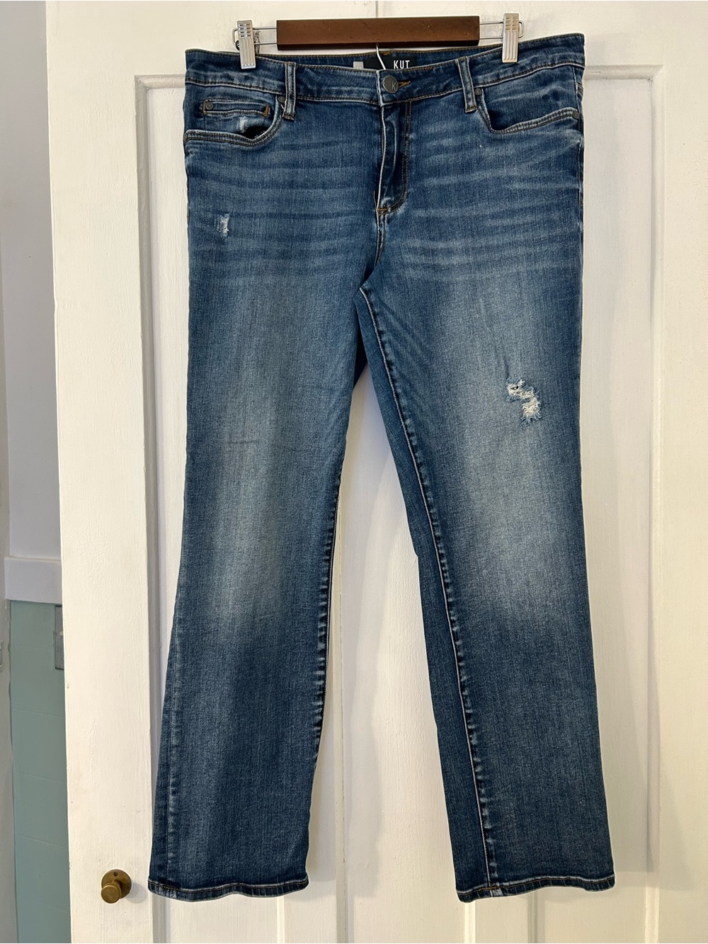 Kut from the Kloth Catherine Boyfriend Jeans Light Wash Distressed Womens